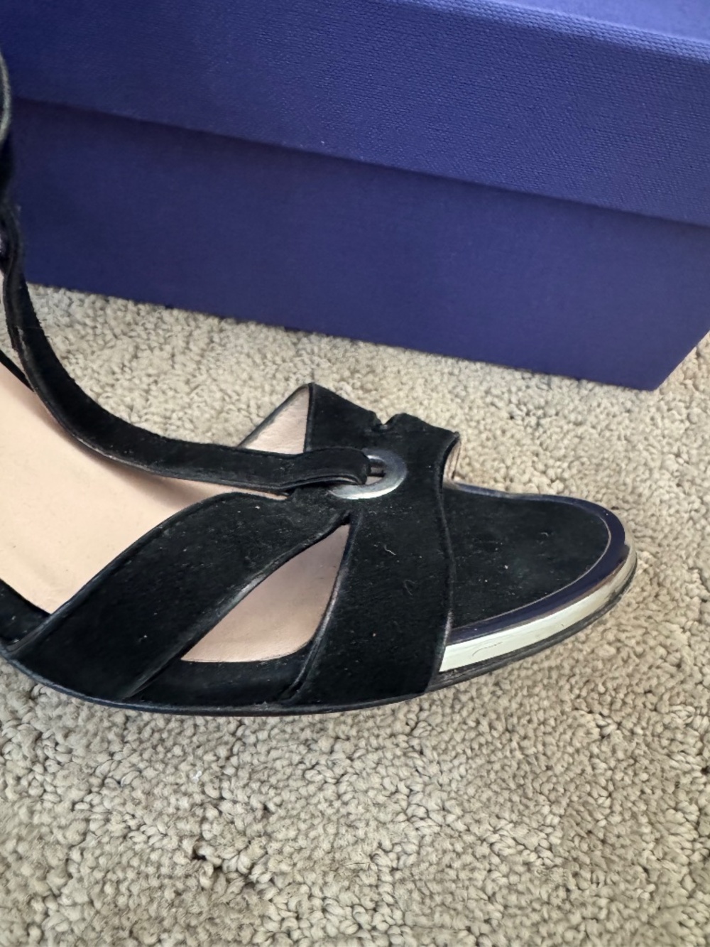 Stuart Weitzman - Picture 3 of 7
